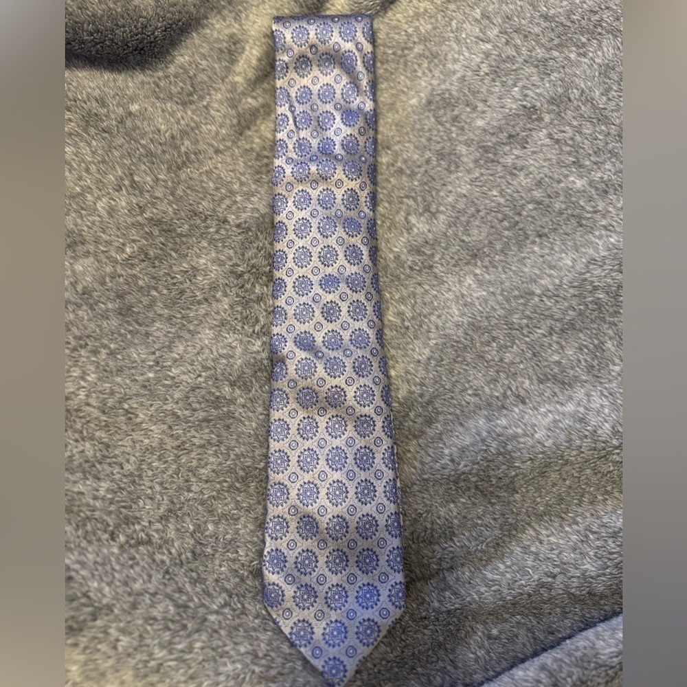 NWOT Robert Talbott 100% Italian Silk Patterned Tie